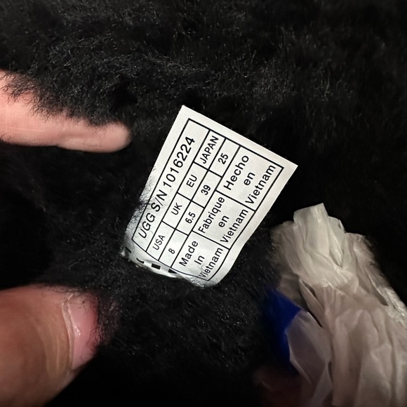 UGG Women’s Classic Black Tall Boots Size 8 - Picture 5 of 7